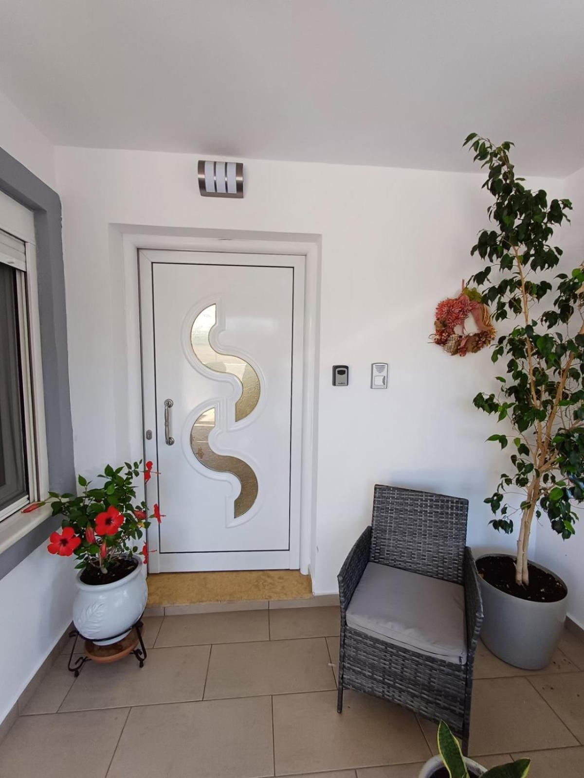 Luxury Apartment Amarynthos Exteriör bild